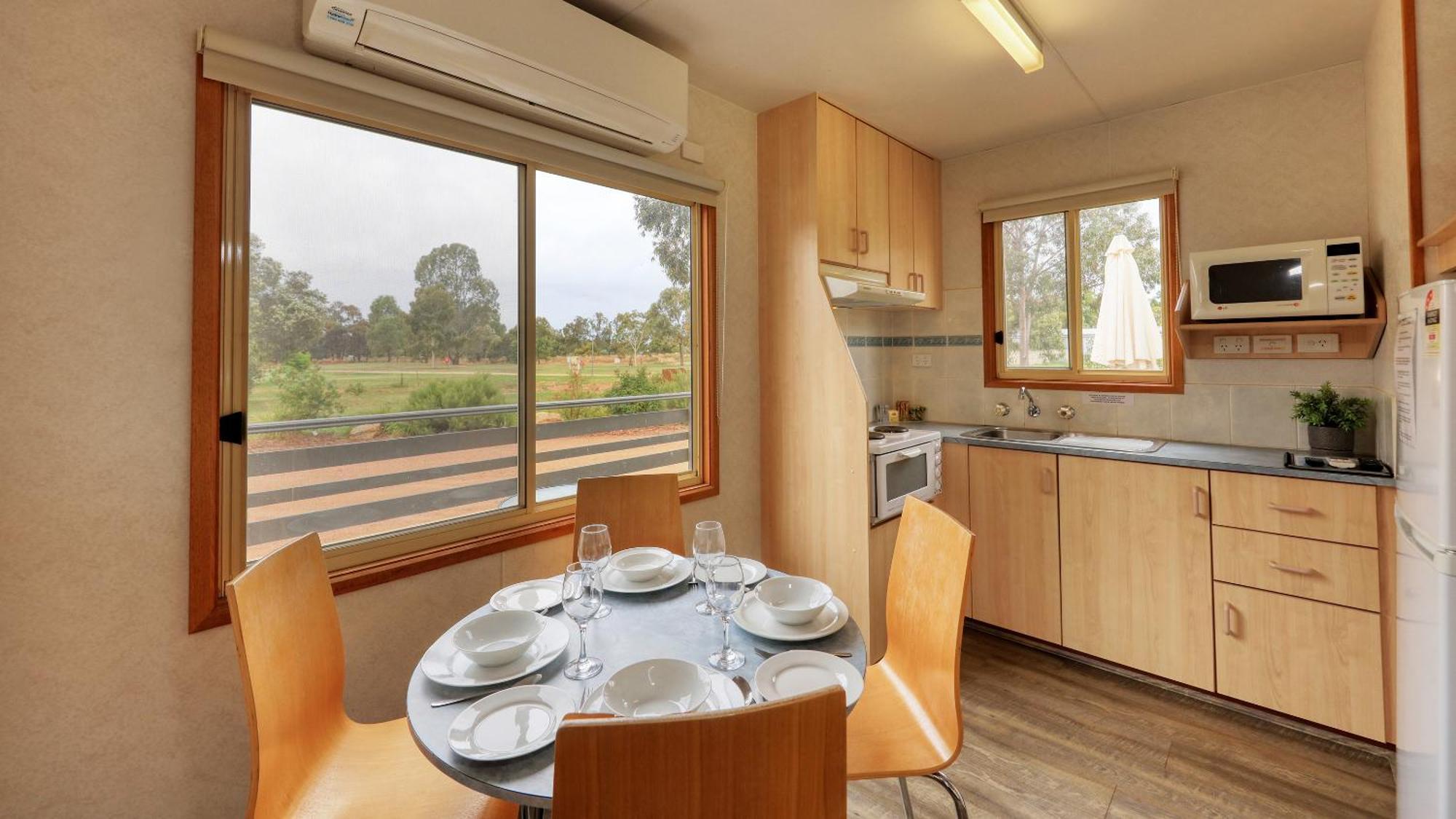 Yarrawonga Riverlands Tourist Park الغرفة الصورة
