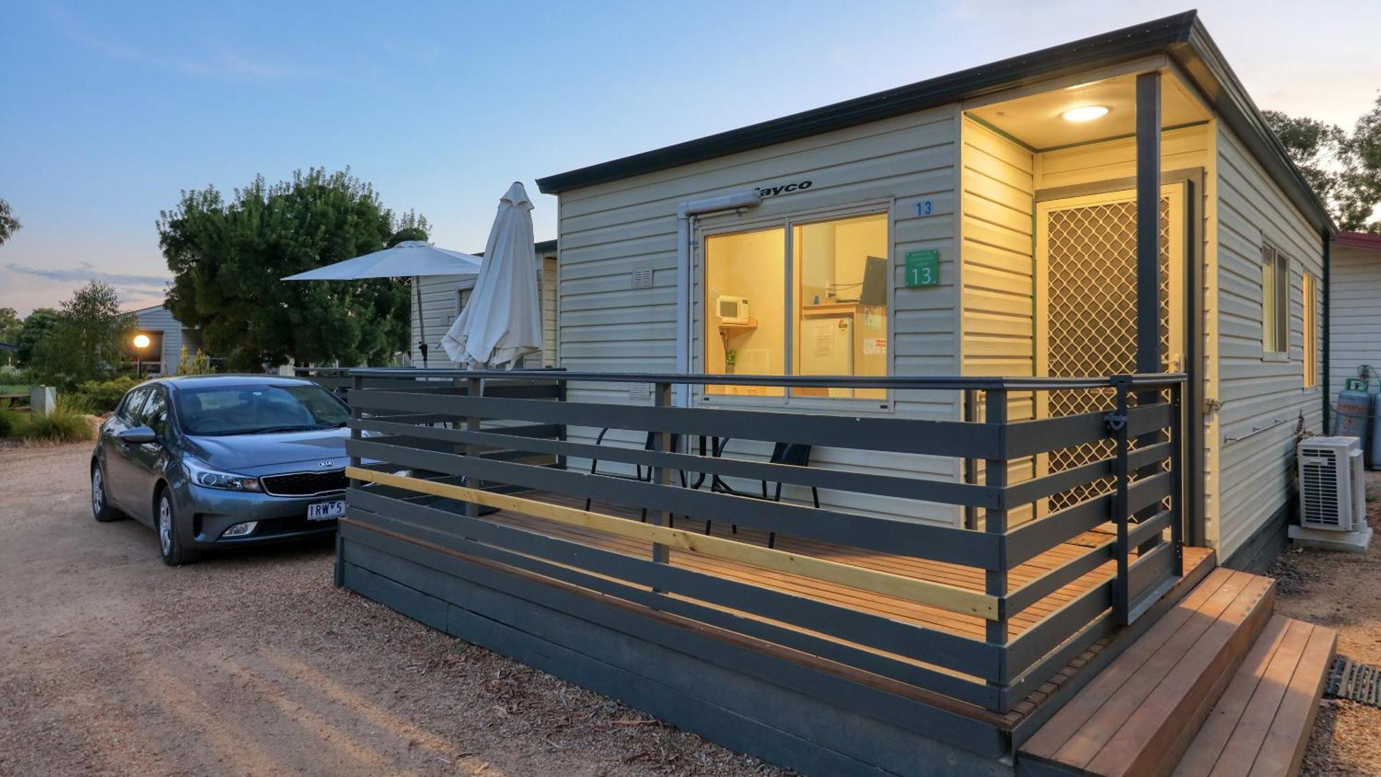 Yarrawonga Riverlands Tourist Park الغرفة الصورة