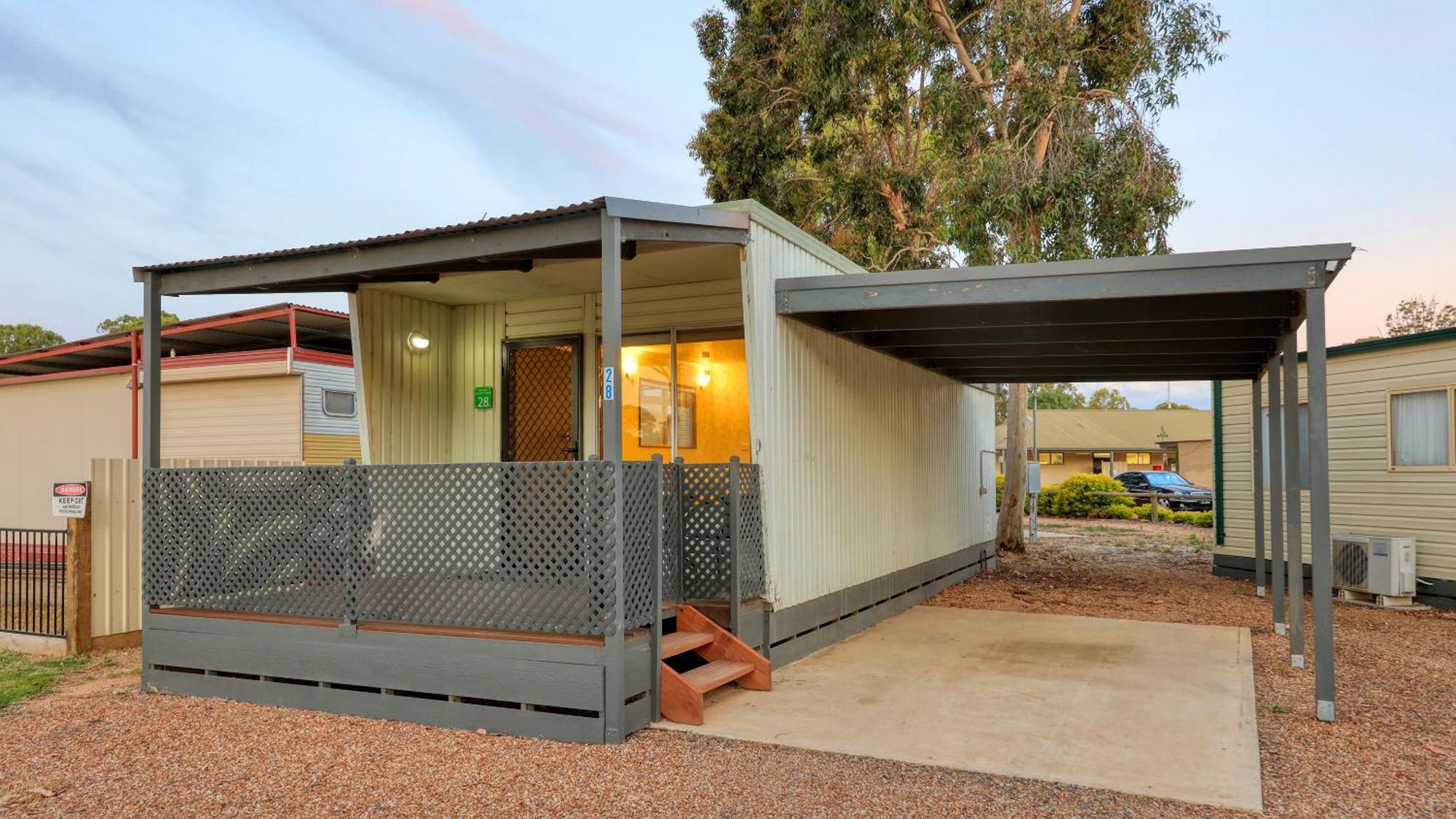Yarrawonga Riverlands Tourist Park الغرفة الصورة