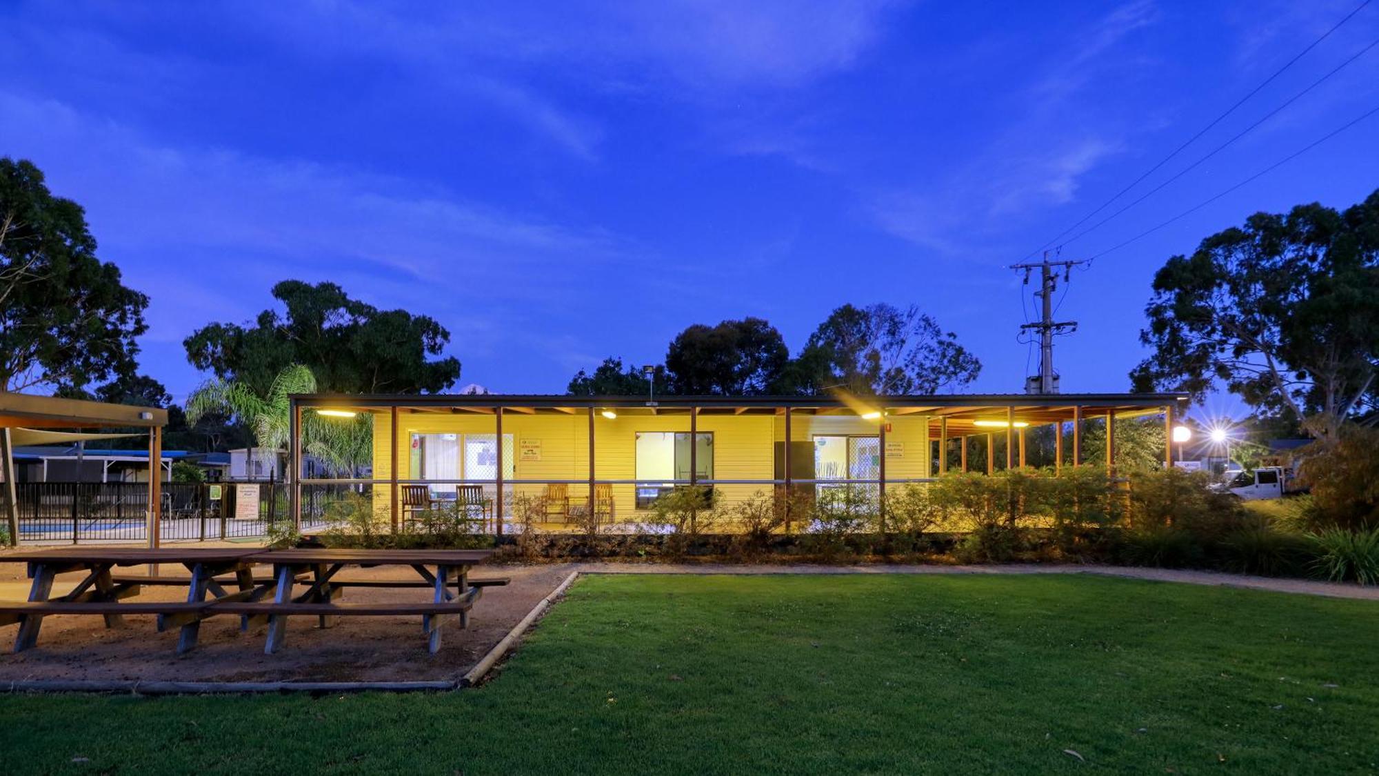 Yarrawonga Riverlands Tourist Park المظهر الخارجي الصورة